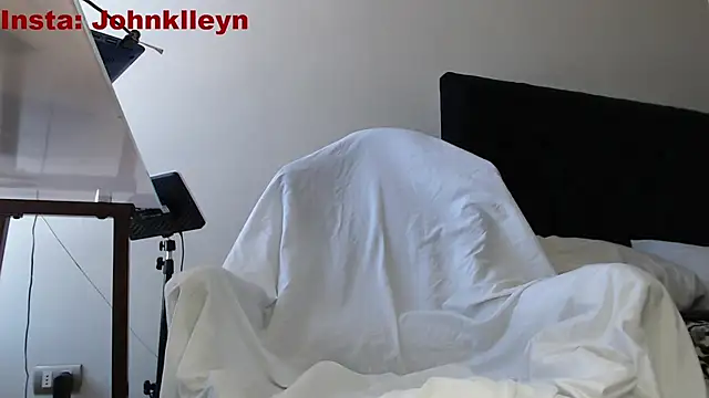 Snapshot of jonhklleyn chatting on November 18, 6:23 pm jonhklleyn online show from November 18, 6:23 pm