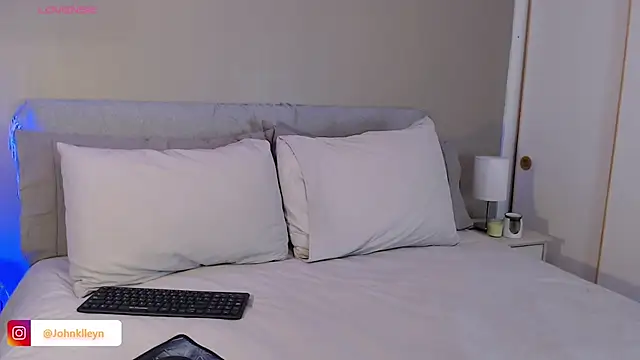 jonhklleyn online show from July 15, 8:36 pm