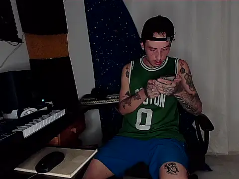 Snapshot of patrik_tattoo_ chatting on February 3, 11:05 pm patrik tattoo online show from February 3, 11:05 pm