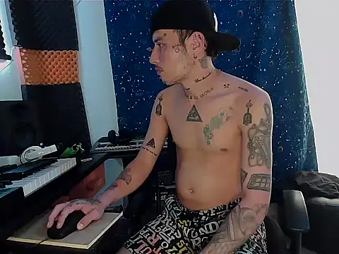 Snapshot of patrik_tattoo_ chatting on February 5, 7:20 pm patrik tattoo online show from February 5, 7:20 pm