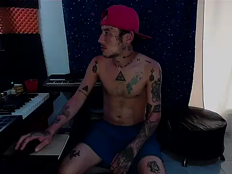 Snapshot of patrik_tattoo_ chatting on February 22, 10:52 pm patrik tattoo online show from February 22, 10:52 pm