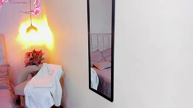 tutu milf online show from February 15, 12:03 pm