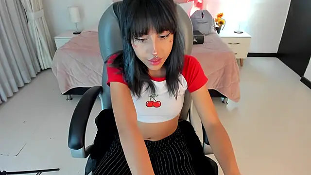 Snapshot of Kitty_Pam chatting on February 13, 3:29 am Kitty Pam online show from February 13, 3:29 am