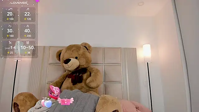 saraamiller  online show from February 11, 4:01 am