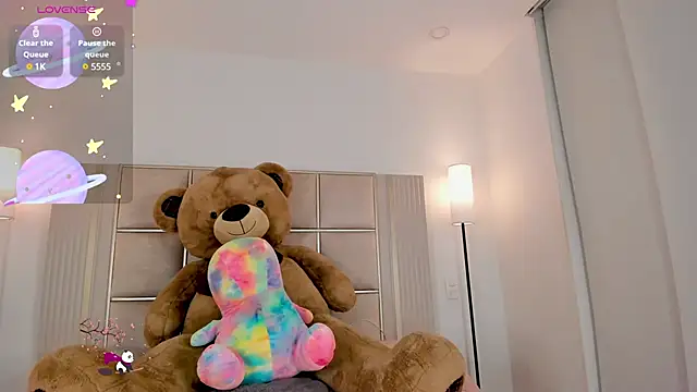 saraamiller  online show from March 10, 4:07 am