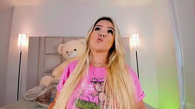 saraamiller  online show from February 27, 8:42 pm