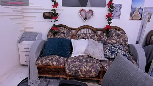 Snapshot of alinabozz1 chatting on December 27, 1:22 am alinabozz1 online show from December 27, 1:22 am