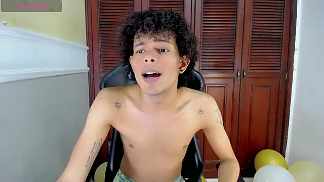 Snapshot of rose_Skinny_ chatting on September 11, 9:26 pm rose Skinny online show from September 11, 9:26 pm