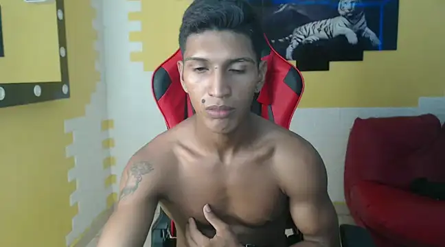 mau elixxx online show from December 16, 4:34 am