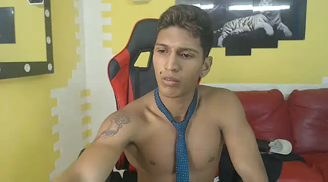 mau elixxx online show from December 22, 3:11 am