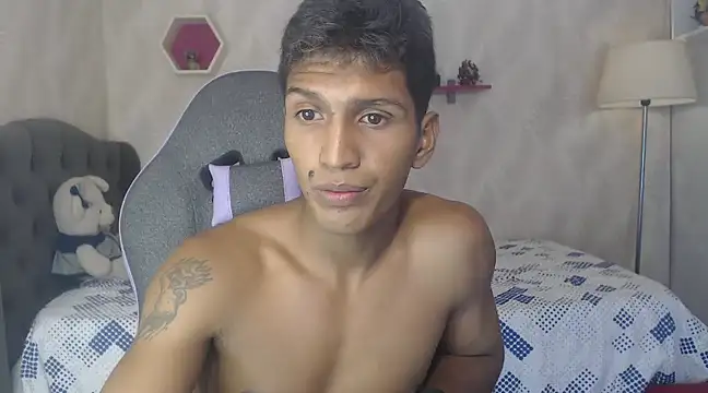 mau elixxx online show from December 24, 6:00 am