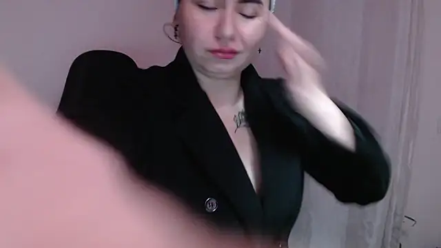 Snapshot of Genesisgems11_ chatting on February 23, 5:45 am Genesisgems11  online show from February 23, 5:45 am