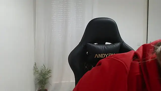 Snapshot of Genesisgems11_ chatting on February 24, 8:17 am Genesisgems11  online show from February 24, 8:17 am