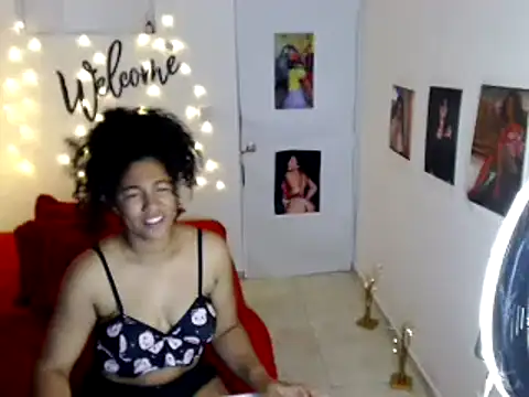 Snapshot of bellacrespalatina chatting on December 22, 7:21 pm bellacrespalatina online show from December 22, 7:21 pm