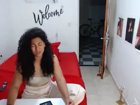 Snapshot of bellacrespalatina chatting on January 1, 12:53 am bellacrespalatina online show from January 1, 12:53 am