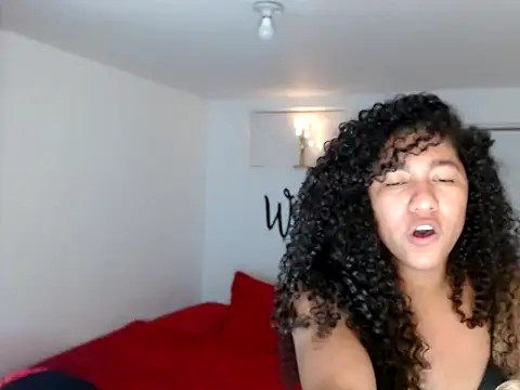 Snapshot of bellacrespalatina chatting on September 18, 11:51 pm bellacrespalatina online show from September 18, 11:51 pm