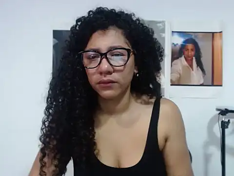 Snapshot of bellacrespalatina chatting on October 16, 8:10 pm bellacrespalatina online show from October 16, 8:10 pm
