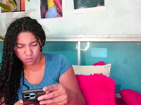 Snapshot of bellacrespalatina chatting on April 28, 6:24 pm bellacrespalatina online show from April 28, 6:24 pm