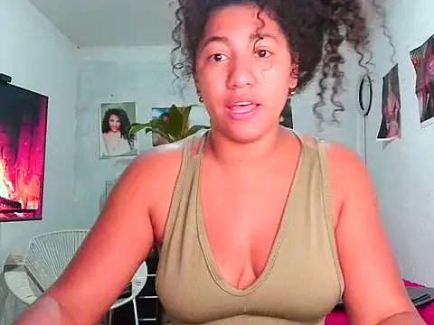 Snapshot of bellacrespalatina chatting on May 5, 4:59 pm bellacrespalatina online show from May 5, 4:59 pm