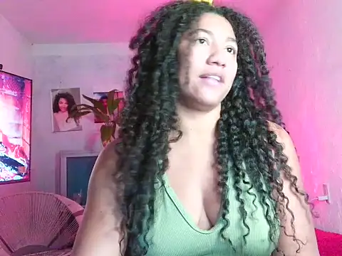 Snapshot of bellacrespalatina chatting on May 18, 9:20 pm bellacrespalatina online show from May 18, 9:20 pm