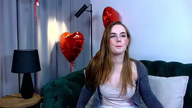 Snapshot of DanaDrake chatting on February 19, 6:21 pm DanaDrake online show from February 19, 6:21 pm