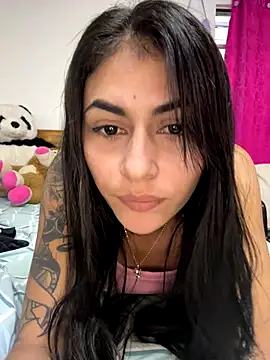 Snapshot of emilie_xx_ chatting on October 1, 8:04 pm emilie xx online show from October 1, 8:04 pm
