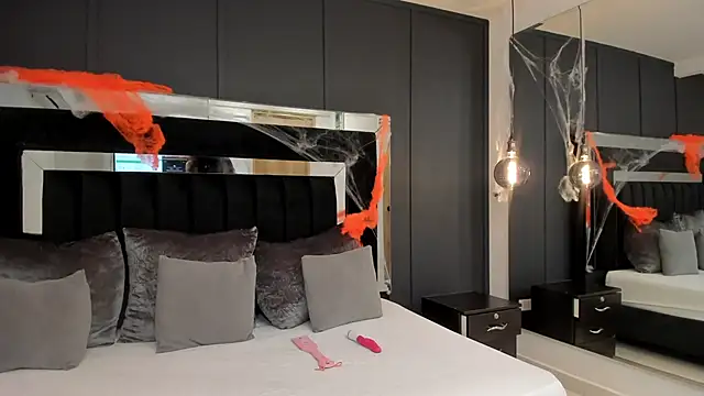 Snapshot of emilie_xx_ chatting on October 27, 9:30 pm emilie xx online show from October 27, 9:30 pm