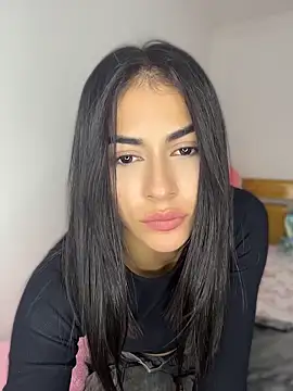 emilie xx  online show from April 29, 4:05 am