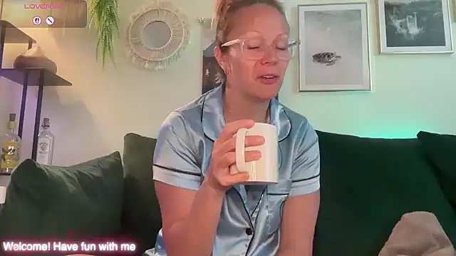 MelodyRoseUk online show from May 19, 8:53 am