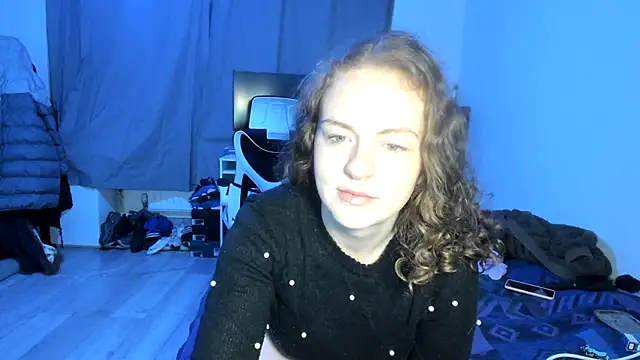 Snapshot of ENGLISHEMILY_69 chatting on February 10, 6:31 am ENGLISHEMILY 69 online show from February 10, 6:31 am