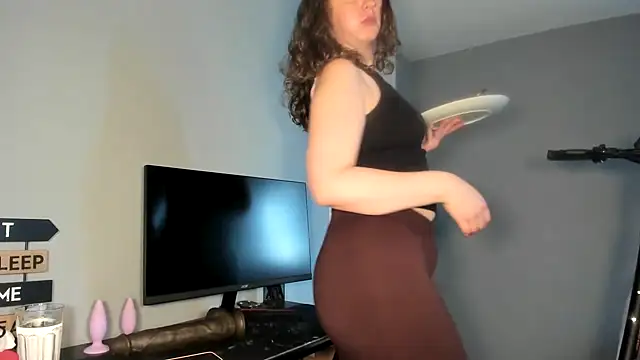 Snapshot of ENGLISHEMILY_69 chatting on March 10, 11:53 am ENGLISHEMILY 69 online show from March 10, 11:53 am