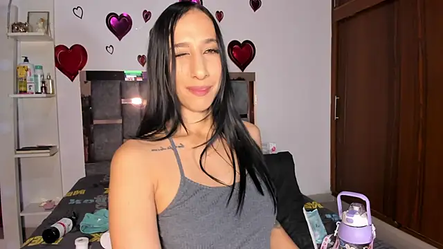 Snapshot of Carol_M8 chatting on February 19, 2:33 am Carol M8 online show from February 19, 2:33 am