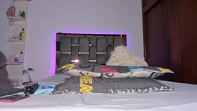 Snapshot of Carol_M8 chatting on September 26, 3:21 am Carol M8 online show from September 26, 3:21 am