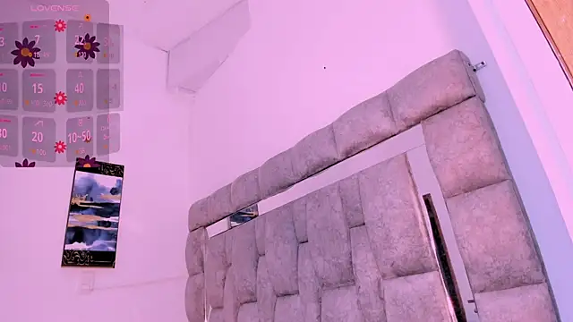 zulyjones online show from February 12, 7:02 pm