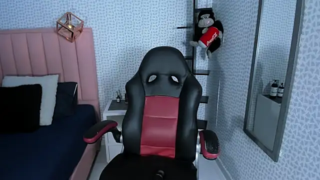 DENISERICHARD2 online show from October 4, 12:25 pm