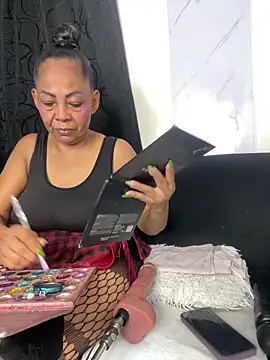 chiquimaturesexy online show from April 4, 9:34 pm