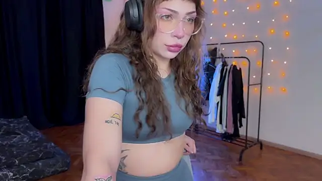 Snapshot of PaulaPratt chatting on December 8, 3:02 pm PaulaPratt online show from December 8, 3:02 pm