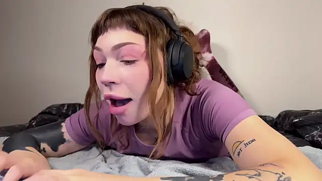 Snapshot of PaulaPratt chatting on December 30, 5:37 am PaulaPratt online show from December 30, 5:37 am