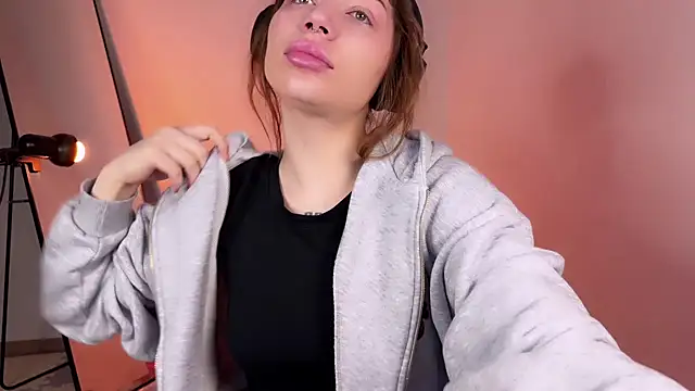 Snapshot of PaulaPratt chatting on February 26, 3:42 am PaulaPratt online show from February 26, 3:42 am