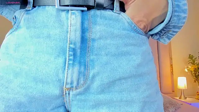 VICTORIA RASH online show from March 19, 7:51 pm