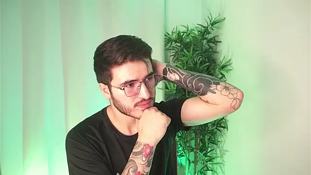 Tony Wylie online show from April 15, 1:40 pm