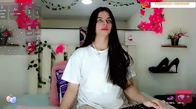 Madisson Ivanova online show from January 9, 5:13 am