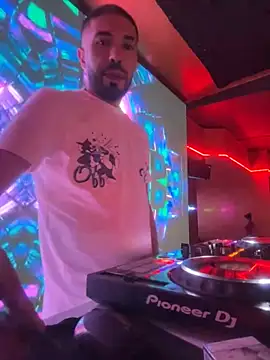 Snapshot of djtimka chatting on September 26, 6:56 pm djtimka online show from September 26, 6:56 pm