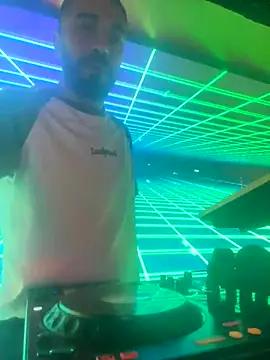 Snapshot of djtimka chatting on October 31, 7:15 pm djtimka online show from October 31, 7:15 pm