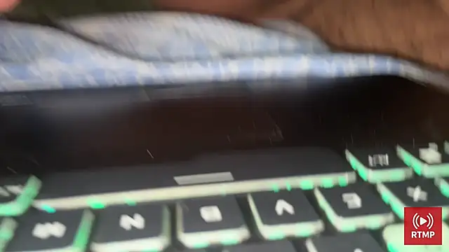 Snapshot of YoElMasHot chatting on August 1, 10:08 pm YoElMasHot online show from August 1, 10:08 pm