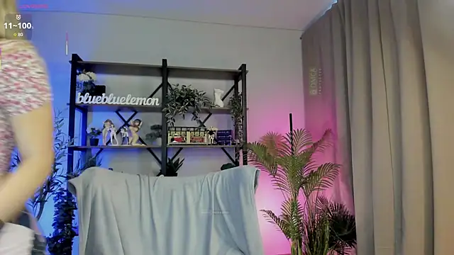 careful i bite nya online show from October 14, 1:23 pm