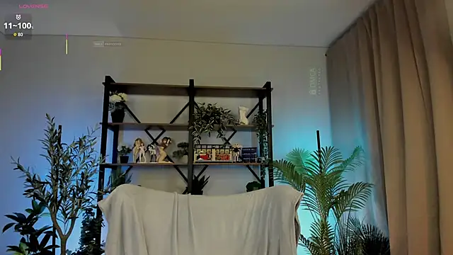 careful i bite nya online show from October 18, 3:02 pm