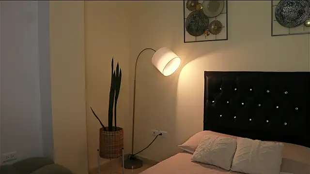 paauly online show from April 23, 10:36 am