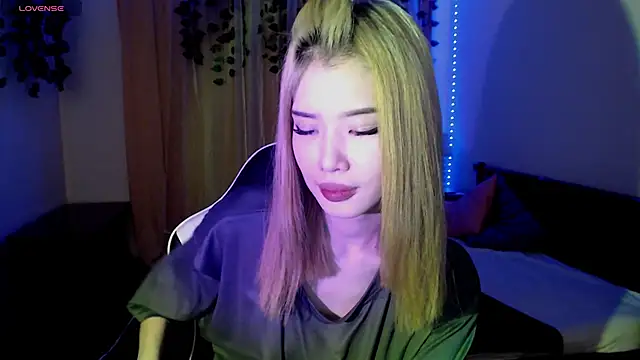 Velvetsky 1 online show from February 3, 2:13 pm