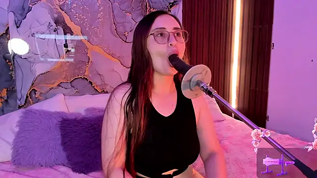 centaurigirl online show from November 24, 2:33 am